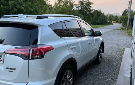 Toyota RAV4, 2018 год, 2 650 000 рублей, 4 фотография