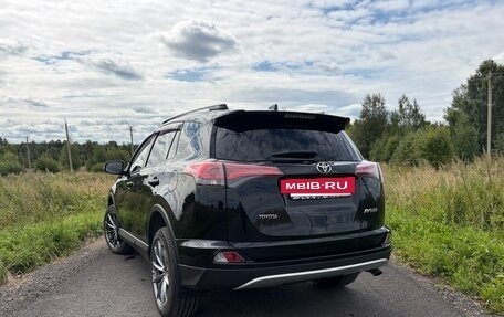 Toyota RAV4, 2018 год, 2 299 000 рублей, 10 фотография