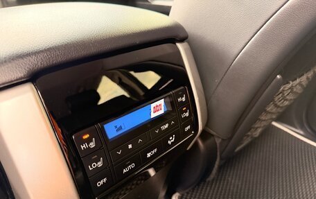 Toyota Land Cruiser Prado 150 рестайлинг 2, 2019 год, 4 199 000 рублей, 13 фотография