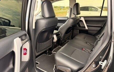 Toyota Land Cruiser Prado 150 рестайлинг 2, 2019 год, 4 199 000 рублей, 12 фотография