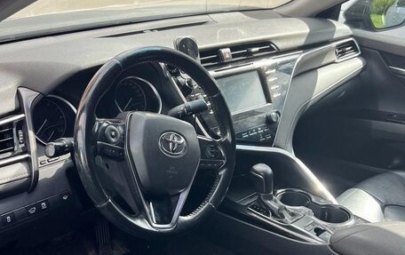 Toyota Camry, 2020 год, 2 250 000 рублей, 7 фотография