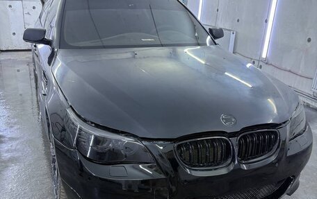 BMW 5 серия, 2004 год, 1 280 000 рублей, 3 фотография