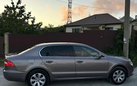 Skoda Superb III рестайлинг, 2011 год, 1 100 000 рублей, 6 фотография