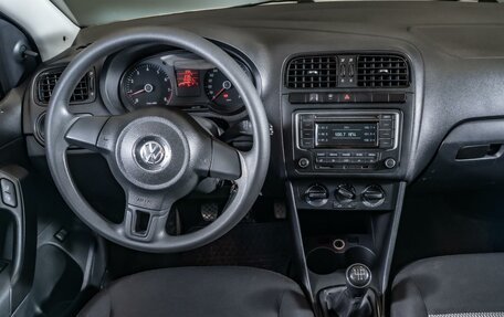 Volkswagen Polo VI (EU Market), 2013 год, 820 000 рублей, 10 фотография