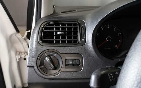 Volkswagen Polo VI (EU Market), 2013 год, 820 000 рублей, 21 фотография