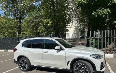 BMW X5, 2021 год, 6 950 000 рублей, 2 фотография