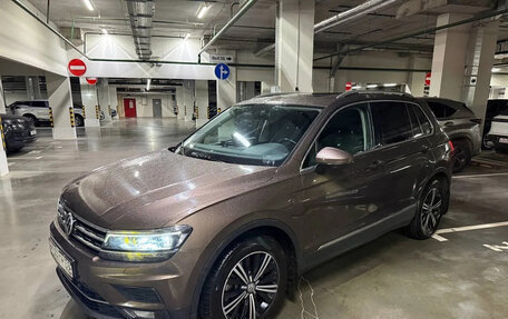 Volkswagen Tiguan II, 2017 год, 2 400 000 рублей, 2 фотография