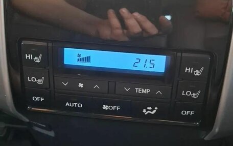 Toyota Land Cruiser Prado 150 рестайлинг 2, 2017 год, 4 790 000 рублей, 10 фотография