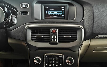 Volvo V40 II рестайлинг, 2013 год, 985 000 рублей, 13 фотография
