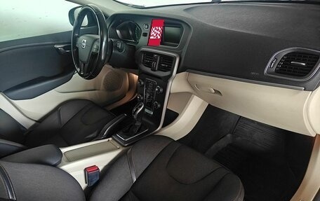 Volvo V40 II рестайлинг, 2013 год, 985 000 рублей, 9 фотография