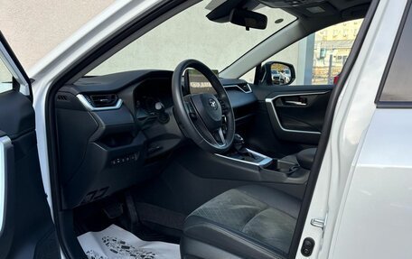 Toyota RAV4, 2024 год, 3 570 000 рублей, 10 фотография