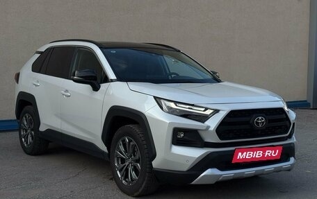 Toyota RAV4, 2024 год, 3 570 000 рублей, 7 фотография