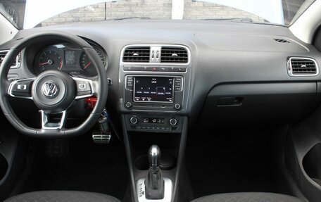 Volkswagen Polo VI (EU Market), 2018 год, 1 360 000 рублей, 15 фотография