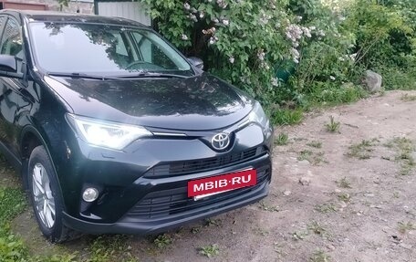 Toyota RAV4, 2017 год, 2 500 000 рублей, 7 фотография