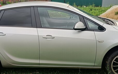 Opel Astra J, 2014 год, 810 000 рублей, 3 фотография