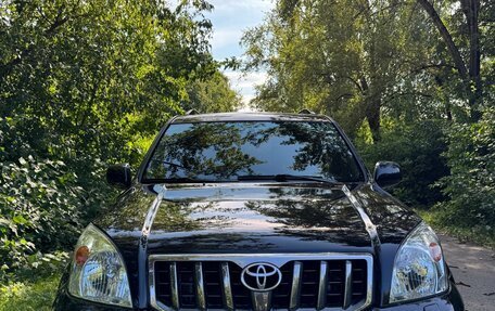 Toyota Land Cruiser Prado 120 рестайлинг, 2003 год, 2 200 000 рублей, 2 фотография