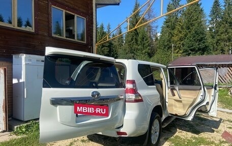 Toyota Land Cruiser Prado 150 рестайлинг 2, 2015 год, 2 950 000 рублей, 10 фотография