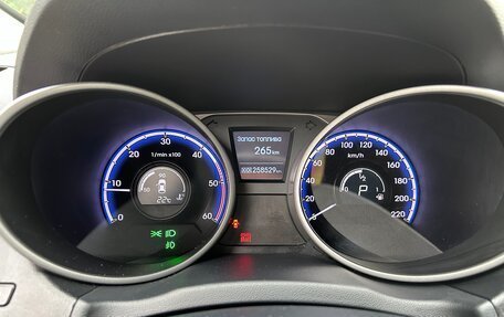 Hyundai ix35 I рестайлинг, 2011 год, 1 300 000 рублей, 10 фотография