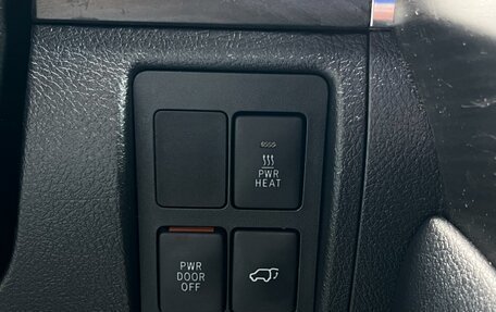 Toyota Land Cruiser 200, 2013 год, 4 350 000 рублей, 19 фотография