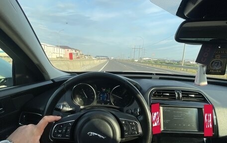 Jaguar XE I рестайлинг, 2018 год, 2 300 000 рублей, 3 фотография