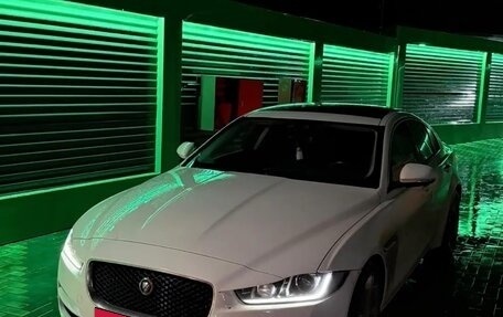 Jaguar XE I рестайлинг, 2018 год, 2 300 000 рублей, 7 фотография