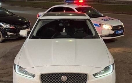 Jaguar XE I рестайлинг, 2018 год, 2 300 000 рублей, 12 фотография
