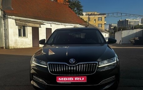 Skoda Superb III рестайлинг, 2023 год, 3 000 000 рублей, 1 фотография