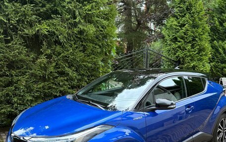 Toyota C-HR I рестайлинг, 2019 год, 2 750 000 рублей, 8 фотография