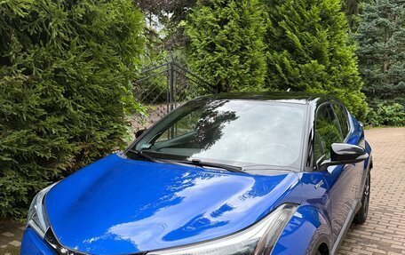 Toyota C-HR I рестайлинг, 2019 год, 2 750 000 рублей, 9 фотография