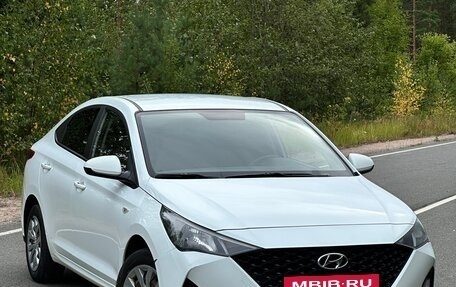 Hyundai Solaris II рестайлинг, 2020 год, 950 000 рублей, 3 фотография