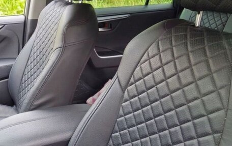Toyota RAV4, 2019 год, 3 375 000 рублей, 10 фотография