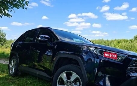 Toyota RAV4, 2019 год, 3 375 000 рублей, 7 фотография