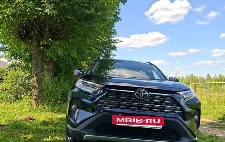 Toyota RAV4, 2019 год, 3 375 000 рублей, 6 фотография