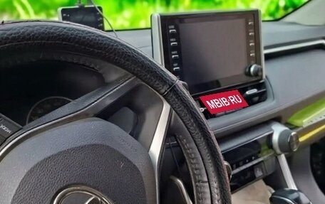 Toyota RAV4, 2019 год, 3 375 000 рублей, 8 фотография