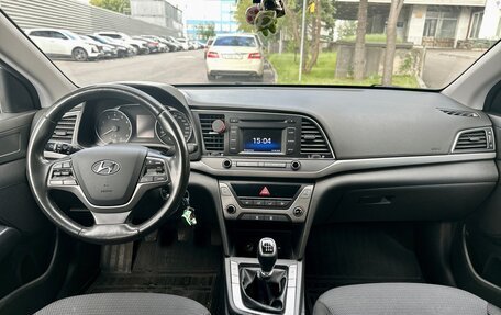 Hyundai Elantra VI рестайлинг, 2018 год, 1 200 000 рублей, 8 фотография