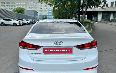Hyundai Elantra VI рестайлинг, 2018 год, 1 200 000 рублей, 7 фотография