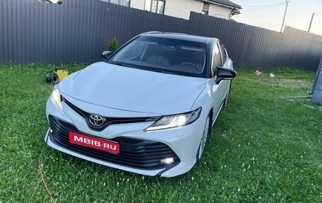 Toyota Camry, 2019 год, 2 700 000 рублей, 1 фотография