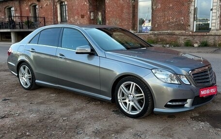 Mercedes-Benz E-Класс, 2012 год, 1 950 000 рублей, 4 фотография