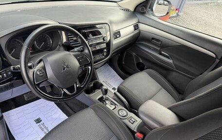 Mitsubishi Outlander III рестайлинг 3, 2016 год, 1 775 000 рублей, 8 фотография