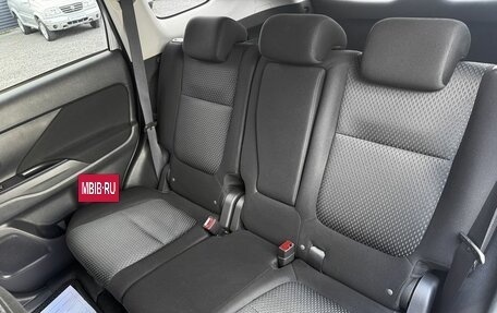 Mitsubishi Outlander III рестайлинг 3, 2016 год, 1 775 000 рублей, 9 фотография