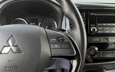 Mitsubishi Outlander III рестайлинг 3, 2016 год, 1 775 000 рублей, 16 фотография