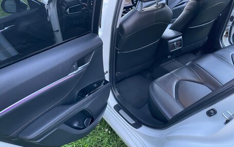 Toyota Camry, 2019 год, 2 700 000 рублей, 11 фотография