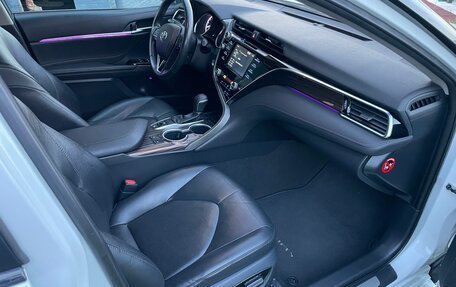 Toyota Camry, 2019 год, 2 700 000 рублей, 6 фотография