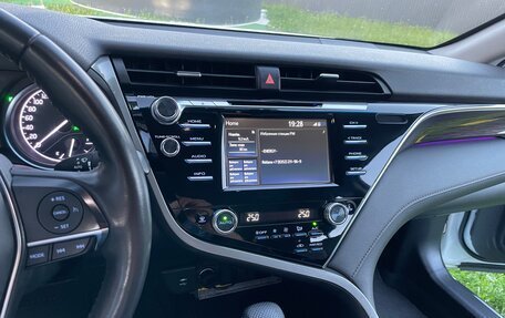 Toyota Camry, 2019 год, 2 700 000 рублей, 14 фотография