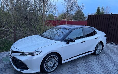 Toyota Camry, 2019 год, 2 700 000 рублей, 20 фотография