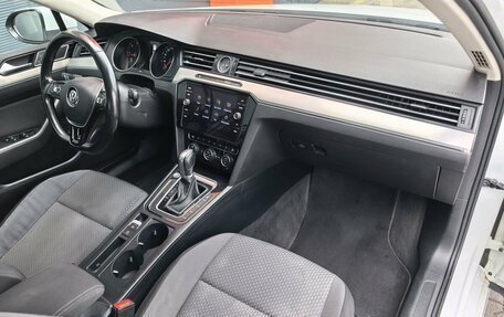 Volkswagen Passat B8 рестайлинг, 2017 год, 1 849 000 рублей, 10 фотография