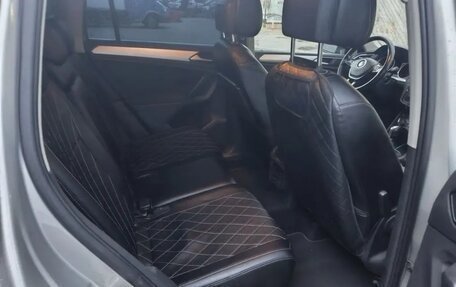 Volkswagen Tiguan II, 2018 год, 1 399 000 рублей, 7 фотография