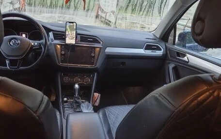 Volkswagen Tiguan II, 2018 год, 1 399 000 рублей, 9 фотография