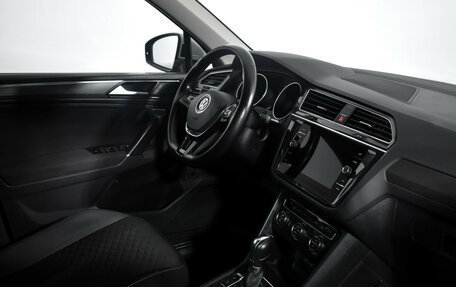 Volkswagen Tiguan II, 2018 год, 2 249 900 рублей, 15 фотография
