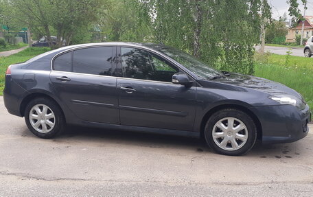 Renault Laguna III рестайлинг, 2010 год, 2 фотография